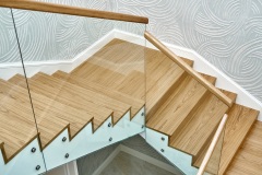 szklane-balustrady-na-schodach